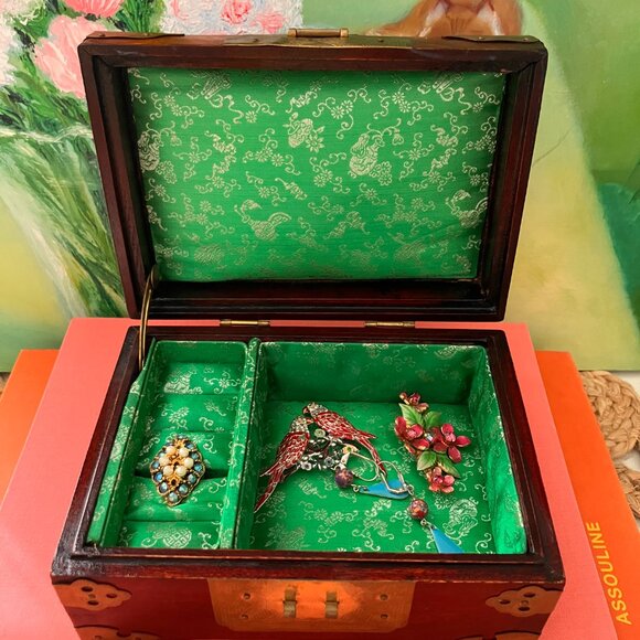 Vintage Chinoiserie Rosewood Jewelry Box with Jade Insert - Picture 9 of 11